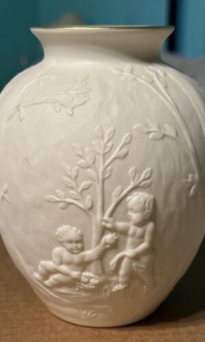 Lenox China Heritage Collection Cherub Vase